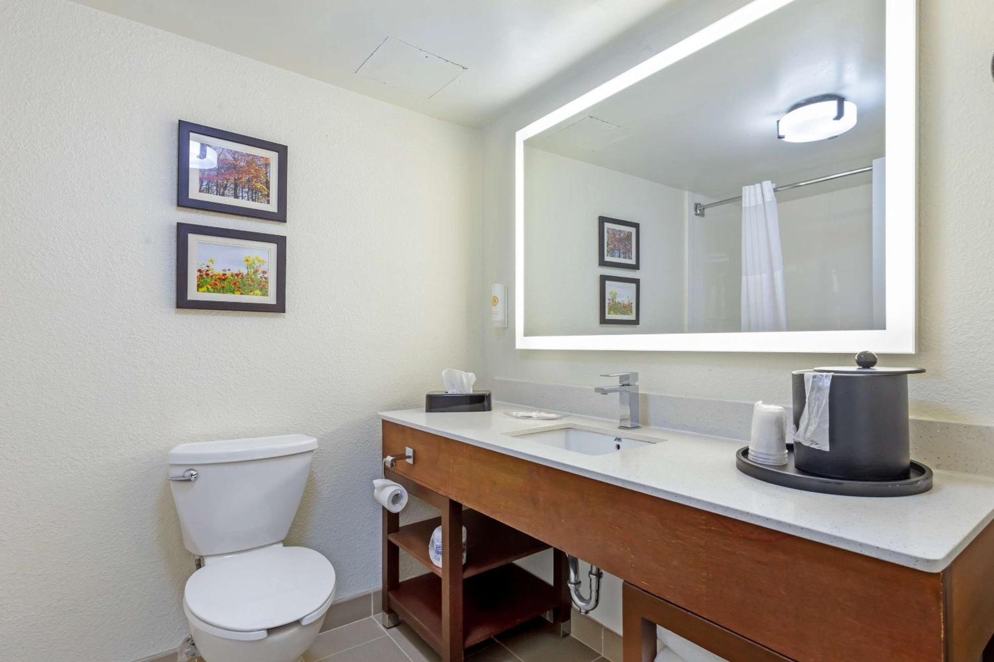Comfort Suites Hanes Mall Winston-Salem Extérieur photo